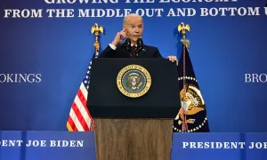 Ông Biden lo ngại sách lược kinh tế của ông Trump sẽ là 'thảm họa'